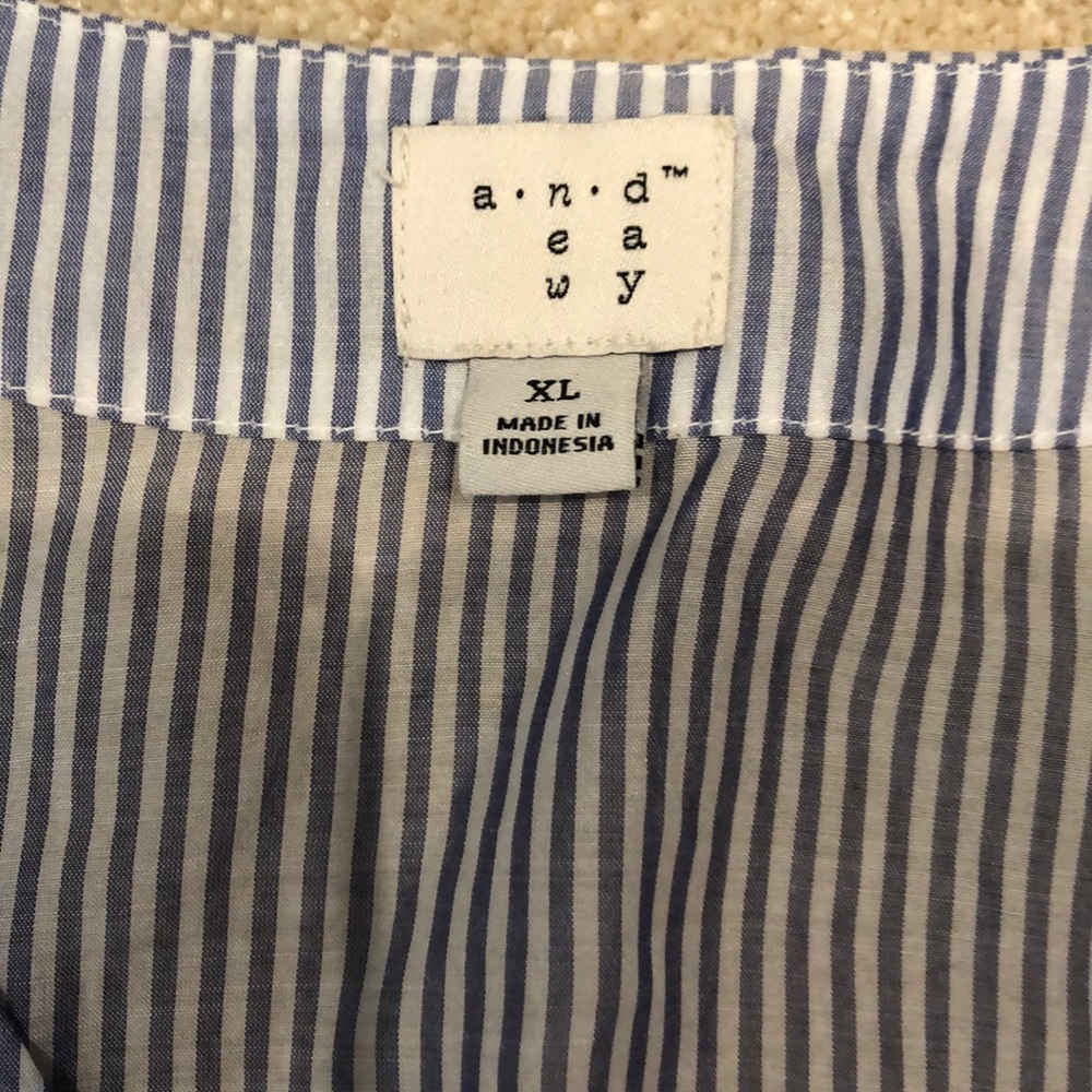 Striped top - Picture 3 of 3